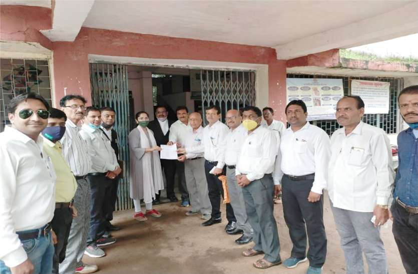Advocates demanded implementation of Protection Act अधिवक्ताओं ने की प्रोटेक्शन एक्ट लागू करने की मांग