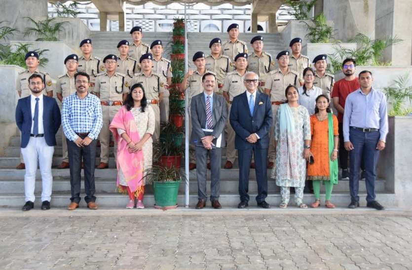 अरुणाचल प्रदेश के परिवीक्षाधीन उपाधीक्षकों ने आरआरयू में सीखे बेहतर जांच के गुर अरुणाचल प्रदेश के परिवीक्षाधीन उपाधीक्षकों ने आरआरयू में सीखे बेहतर जांच के गुर