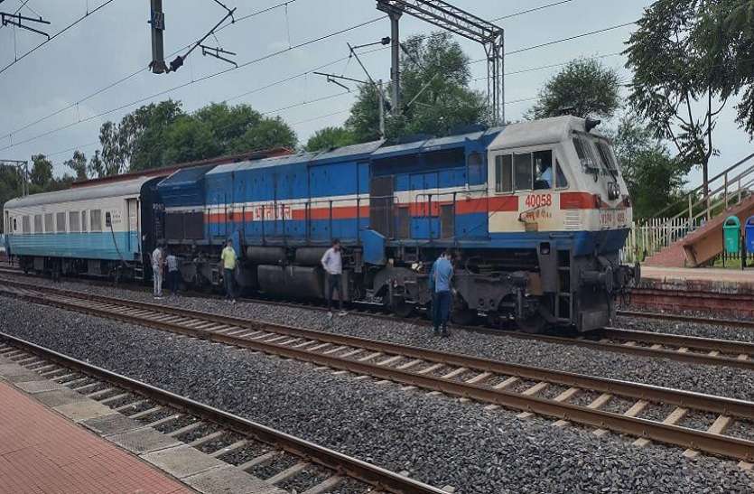 speed.jpg कोटा रेल मंडल: 150 किलोमीटर प्रति घंटे की रफ्तार से दौड़ा इंजन