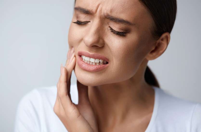 toothache.jpg Tooth Pain Relief Home Remedy: अचानक दांत में दर्द होने पर अपनाएं ये घरेलू उपाय