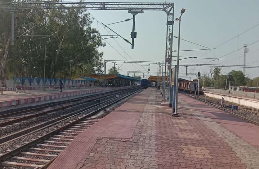 28 से पटरियों पर दौड़ेंगी पेसेंजर स्पेशल ट्रेन 28 से पटरियों पर दौड़ेंगी पेसेंजर स्पेशल ट्रेन