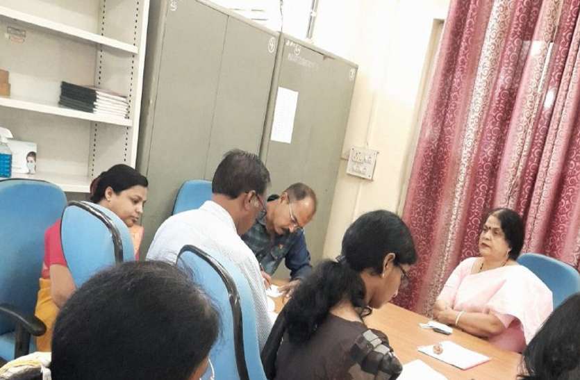 College news: गल्र्स कॉलेज का छिंदवाड़ा विश्वविद्यालय टीम ने किया निरीक्षण College news: गल्र्स कॉलेज का छिंदवाड़ा विश्वविद्यालय टीम ने किया निरीक्षण