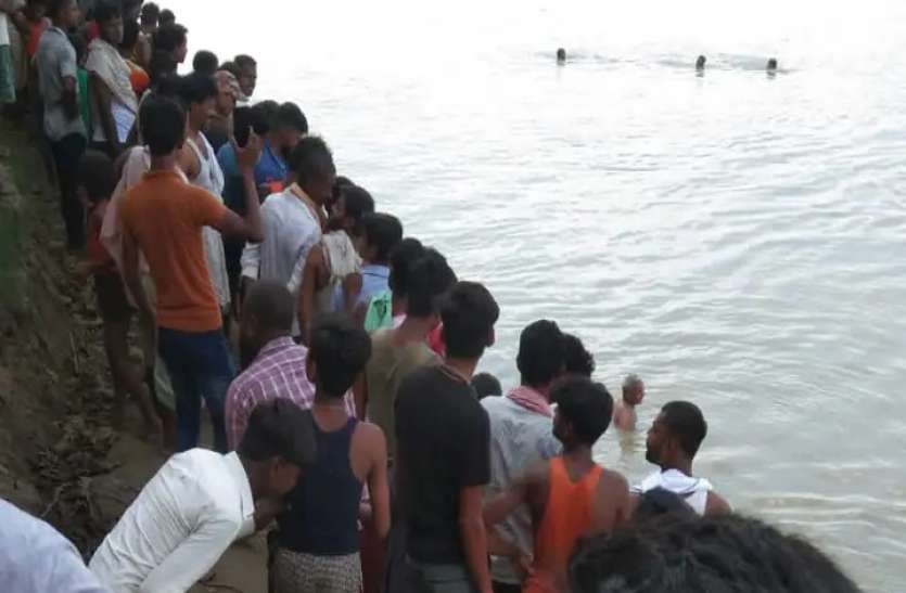 बिहार के सिकहराना नदी में पलटी नाव बिहार में बड़ा हादसा: सिकहराना नदी में नाव पलटने से 22 लोग डूबे, 6 शव बरामद