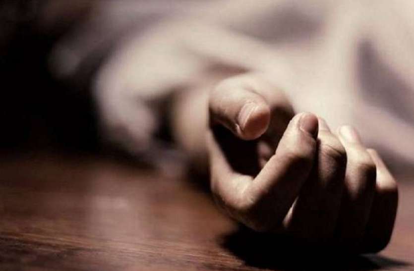Gujarat Hindi News : बीमारी से परेशान वृद्ध महिला ने नौवीं मंजिल से कूदकर आत्महत्या की Gujarat Hindi News : बीमारी से परेशान वृद्ध महिला ने नौवीं मंजिल से कूदकर आत्महत्या की