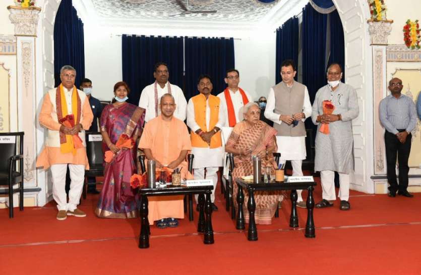 UP Cabinet Expansion Analysis UP Cabinet Expansion : यूपी चुनाव से पहले जातीय-क्षेत्रीय समीकरण दुरुस्त करने की कोशिश