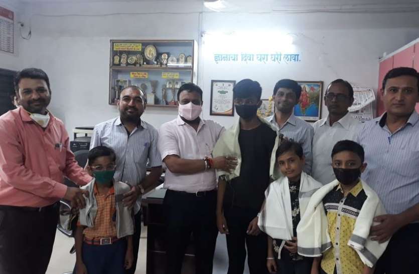 Surat/ योगासन प्रतियोगिता में किया शानदार प्रदर्शन... Surat/ योगासन प्रतियोगिता में किया शानदार प्रदर्शन...