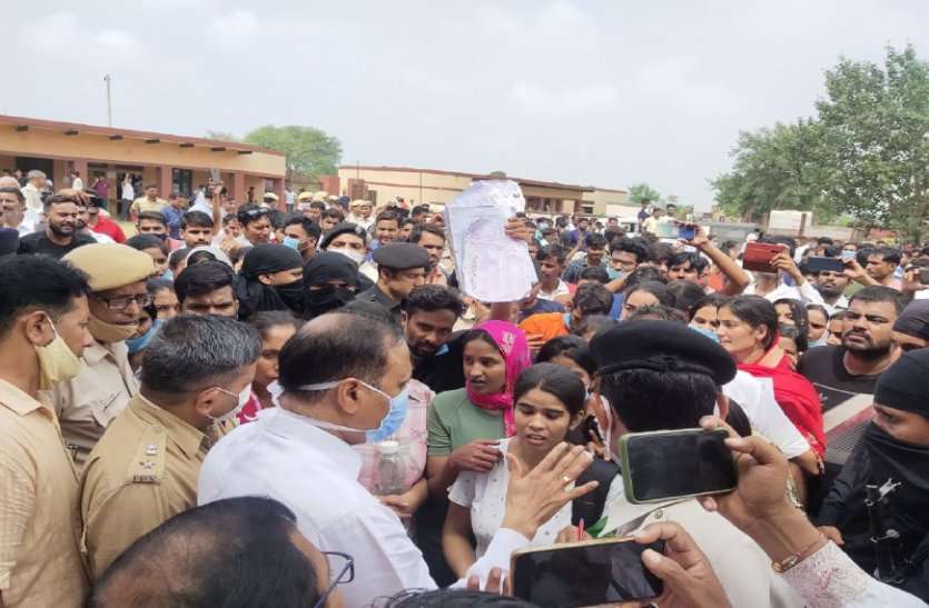 Reet exam 2021: exam again on October 16 in Alwar अलवर में रद्द रीट परीक्षा की नई तिथि घोषित, जारी होंगे नए प्रवेश पत्र