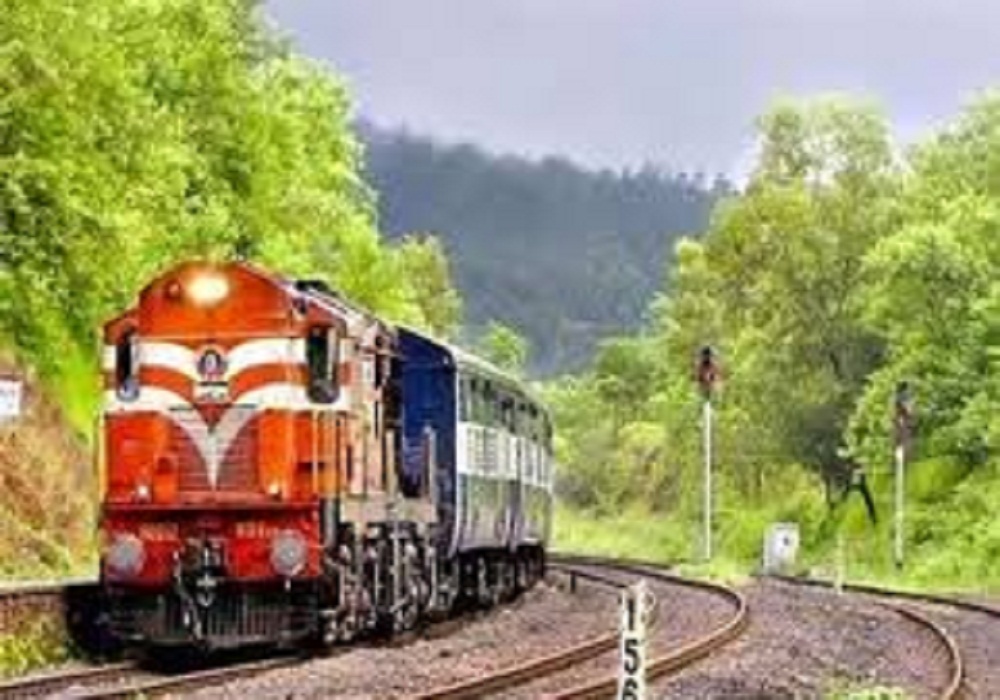 Indian Railways News: इस ख़ास किराए पर चार ज्योतिर्लिंगों के दर्शन कराएगा आईआरसीटीसी, पैकेज के साथ में मिलेंगी ये विशेष सुविधायें