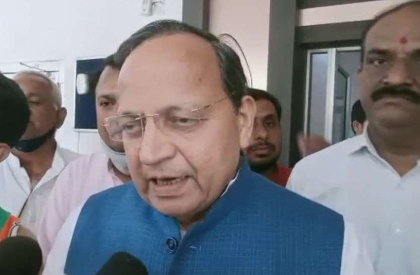 गहलोत जब भी संकट में आते हैं चुनाव की घोषणा कर देते हैं-सिंह गहलोत जब भी संकट में आते हैं चुनाव की घोषणा कर देते हैं-सिंह
