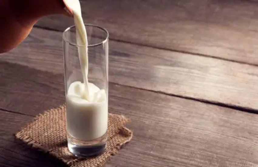 दूध में मिलाएं सौंफ, सेहत को मिलेंगे गजब के फायदे