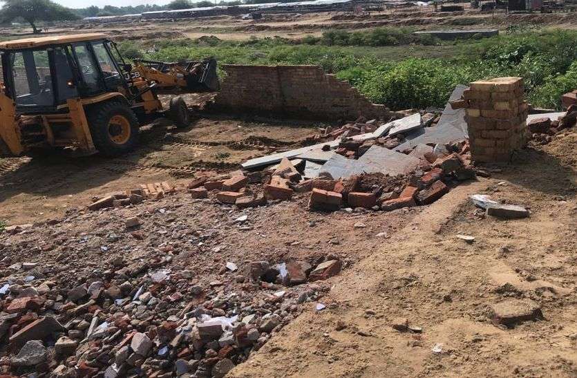 Jaipur JDA जेडीए स्वामित्व की बेशकीमती जमीन पर कब्जा Jaipur JDA जेडीए स्वामित्व की बेशकीमती जमीन पर कब्जा