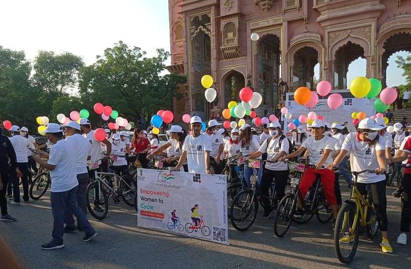 Jaipur Smart City महिलाओं ने गुब्बारे उड़ा दिया संदेश Jaipur Smart City महिलाओं ने गुब्बारे उड़ा दिया संदेश