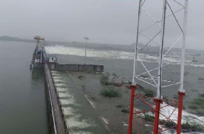 साढ़े 34 फीट भराव, दो सौ किमी लंबी नहरें, स्टाफ कम साढ़े 34 फीट भराव, दो सौ किमी लंबी नहरें, स्टाफ कम