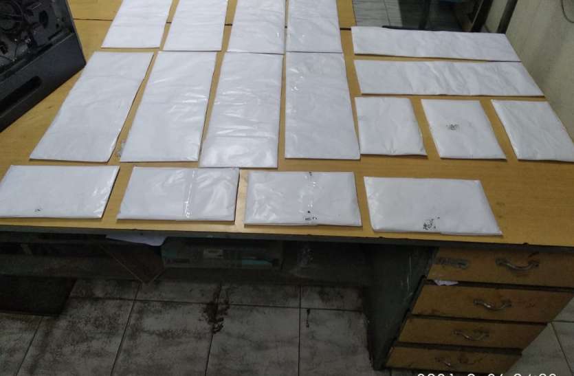 NCB busts major 3 drug trafficking bids destined for Bahrain, Austalia बहरीन और आस्टे्रलिया भेजे जाने वाला मादक पदार्थों की तस्करी नाकाम, दो गिरफ्तार
