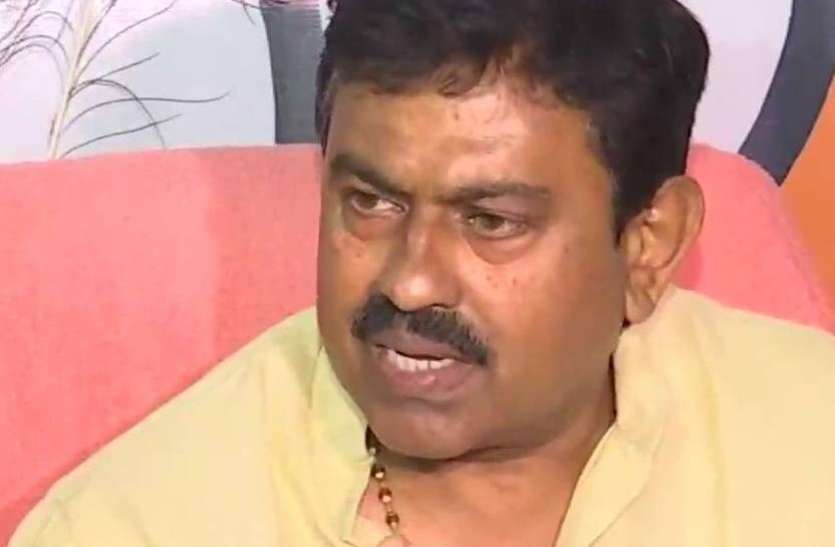 ajay-mishra-teni.jpg कौन हैं अजय मिश्रा जो दंगल करवाकर बनें देश के गृह राज्यमंत्री, सरकार किसी की हो जलवा सिर्फ महाराज का