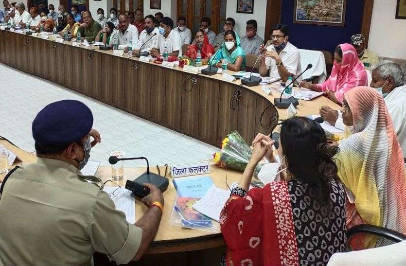 बूंदी जिला परिषद की बैठक में फिर टारगेट पर रही पुलिस, सदस्यों ने उठा दी यह मांग बूंदी जिला परिषद की बैठक में फिर टारगेट पर रही पुलिस, सदस्यों ने उठा दी यह मांग