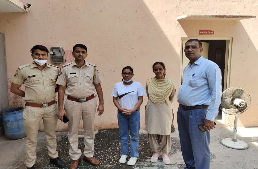 महिला को वारदात के लिए नेपाल से बुलाकर आगरा में किया गिरफ्तार महिला को वारदात के लिए नेपाल से बुलाकर आगरा में किया गिरफ्तार