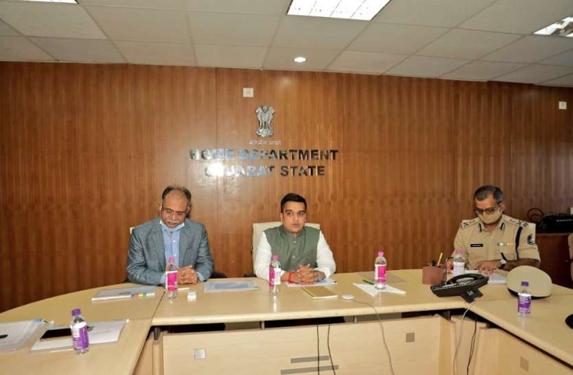 सीएम भूपेन्द्र पटेल का बड़ा निर्णय: गुजरात पुलिस में 27847 पदों पर 100 दिनों में होगी भर्ती सीएम भूपेन्द्र पटेल का बड़ा निर्णय: गुजरात पुलिस में 27847 पदों पर 100 दिनों में होगी भर्ती