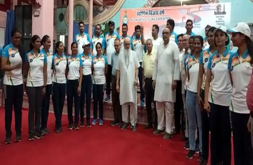 वायुसेना की 16 जाबांज महिला अधिकारियों का दल आया वायुसेना की 16 जाबांज महिला अधिकारियों का दल आया