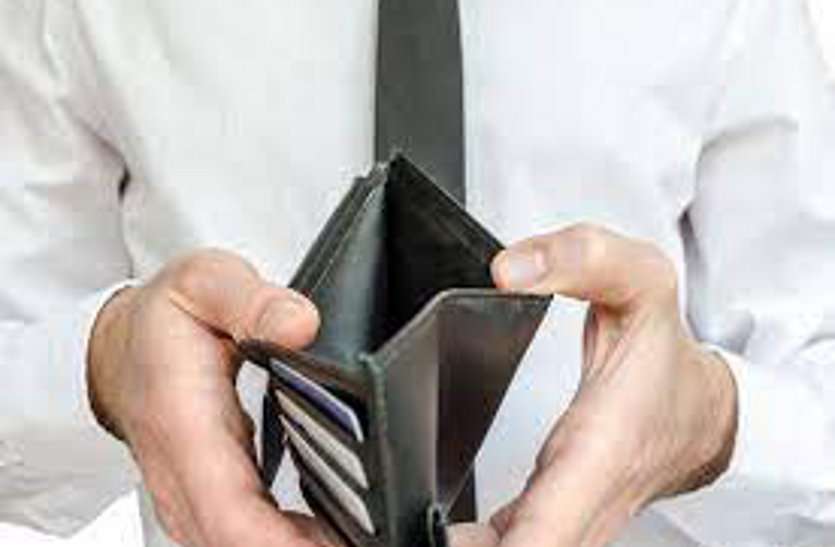 Money shortage Money Saving Tips: यदि आपके पास धन की कमी है या पैसे नहीं बच रहे हैं तो आजमाएं ये 6 आसान उपाय