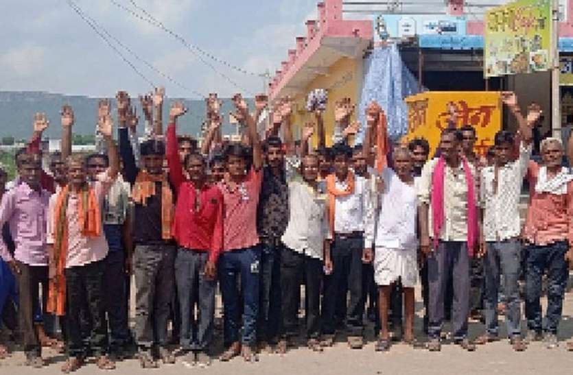 डीएपी के लिए किसान परेशान, 5 घंटे तक करना पड़ा इंतजार डीएपी के लिए किसान परेशान, 5 घंटे तक करना पड़ा इंतजार