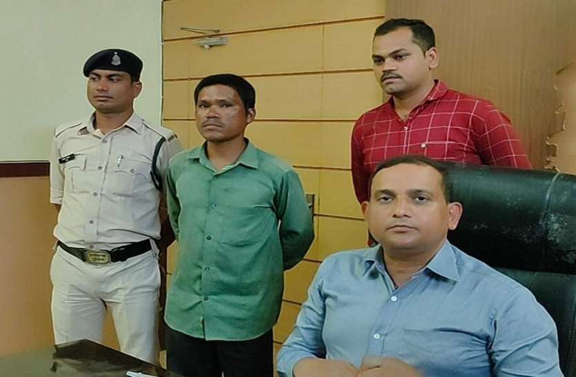 दो दोस्तों मिलकर किया खाते से 75 हजार रुपए पार दो दोस्तों मिलकर किया खाते से 75 हजार रुपए पार