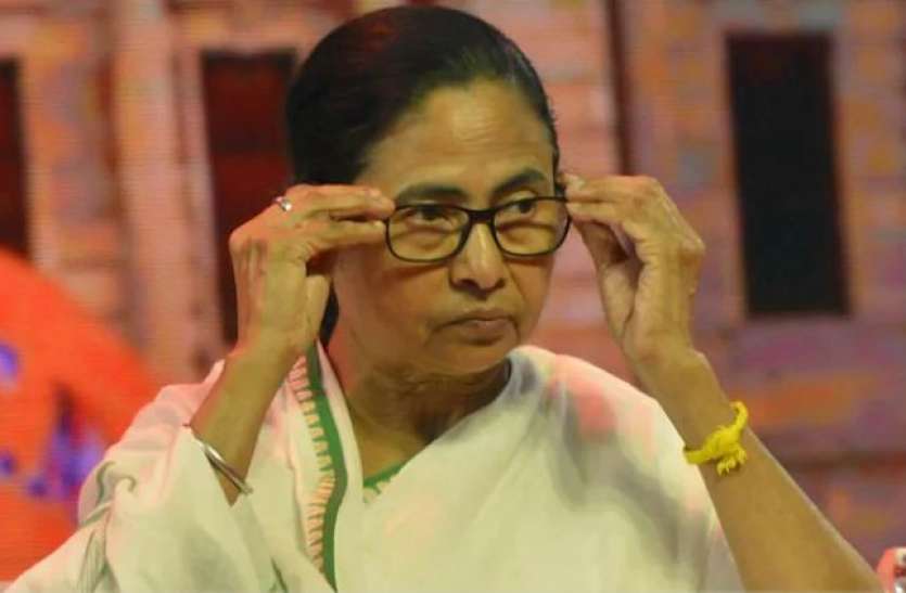 West Bengal CM Mamata Banerjee West Bengal: बीजेपी को फिर लगेगा बड़ा झटका, सव्यसाची और राजीव बनर्जी के TMC में शामिल होने की अटकलें तेज