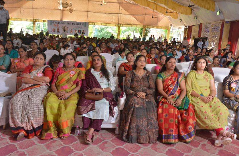 गुजरात के छह जिलों में खुलेंगी 'मंडलियां' गुजरात के छह जिलों में खुलेंगी 'मंडलियां'
