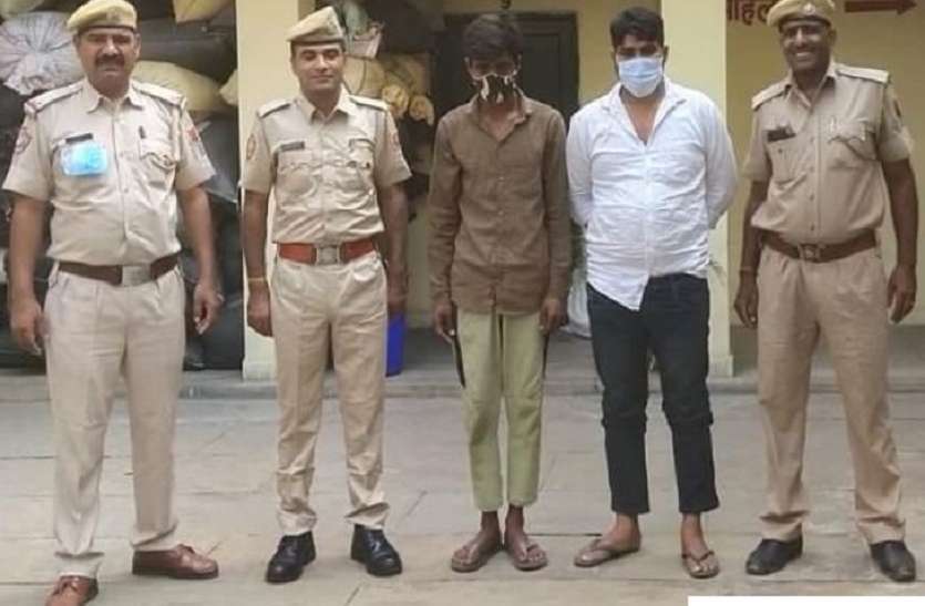 चोरी नकबजनी का खुलासा, खरीददार सहित दो बदमाश गिरफ्तार चोरी नकबजनी का खुलासा, खरीददार सहित दो बदमाश गिरफ्तार