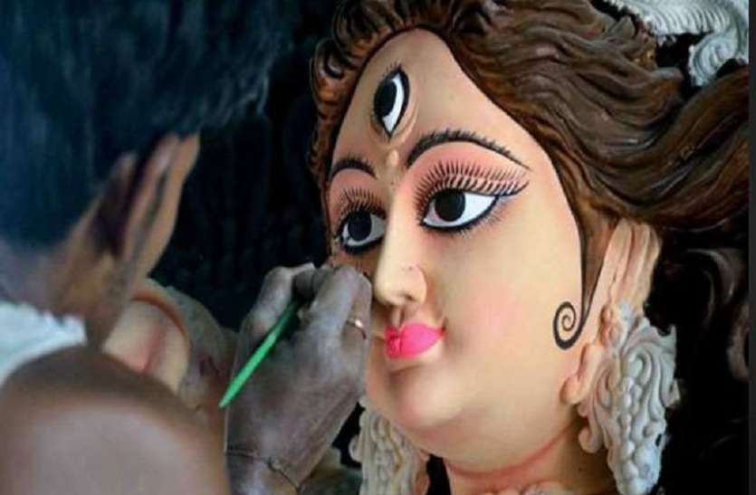 WEST BENGAL-महालया पर आज गूंजेगा भद्र की खनकती आवाज में महिषासुरमर्दिनी पाठ WEST BENGAL-महालया पर आज गूंजेगा भद्र की खनकती आवाज में महिषासुरमर्दिनी पाठ