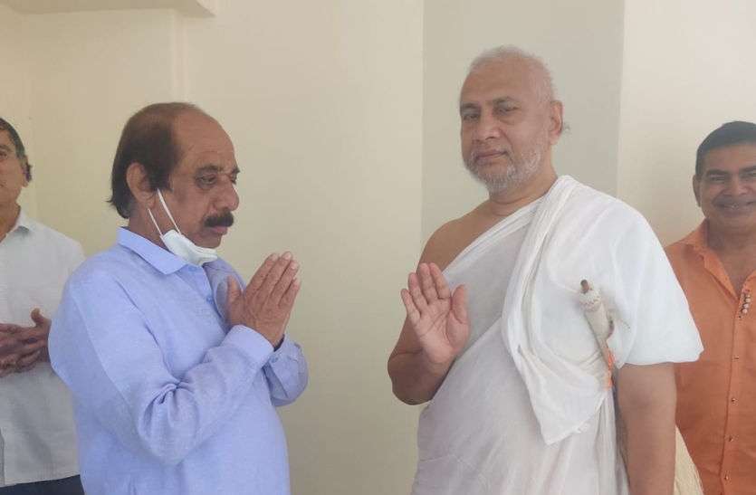 द्वेष और अप्रीति रखना गहन दूषण-आचार्य महेन्द्रसागर द्वेष और अप्रीति रखना गहन दूषण-आचार्य महेन्द्रसागर