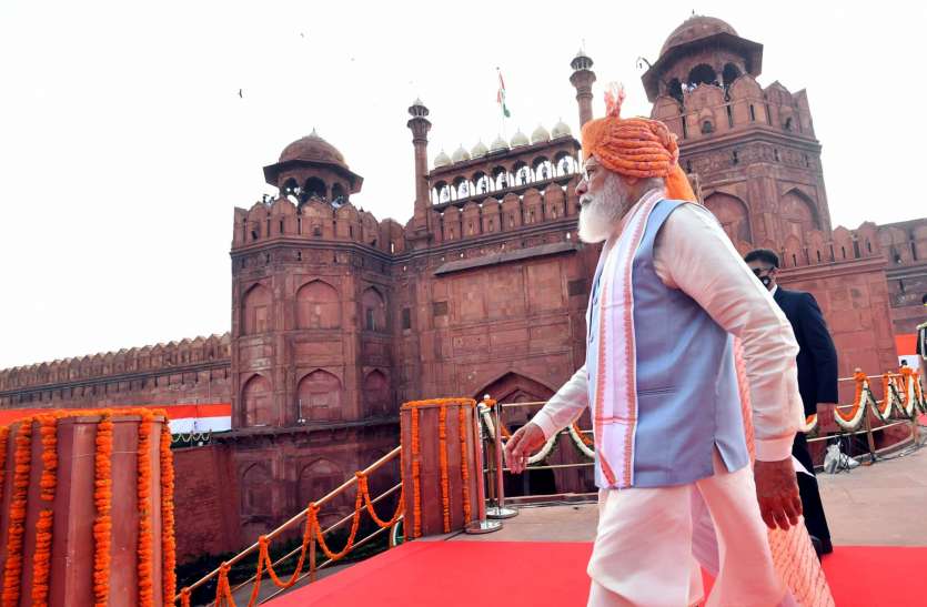 Gujarat: 20 साल की सत्ता में राजनीति के महानायक बनकर उभरे मोदी Gujarat: 20 साल की सत्ता में राजनीति के महानायक बनकर उभरे मोदी