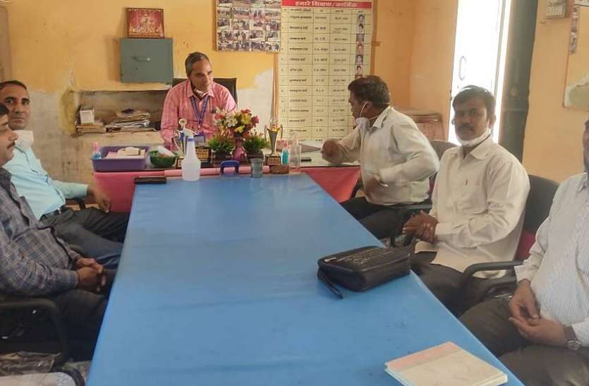 संयुक्त निदेशक ने किया छोटीसादड़ी का आकस्मिक निरीक्षण संयुक्त निदेशक ने किया छोटीसादड़ी का आकस्मिक निरीक्षण