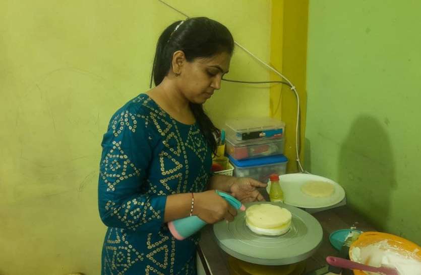 , बच्चों को पढ़ाते हुए चुना दूसरों की खुशियों में मिठास घोलने का प्रोफेशन
