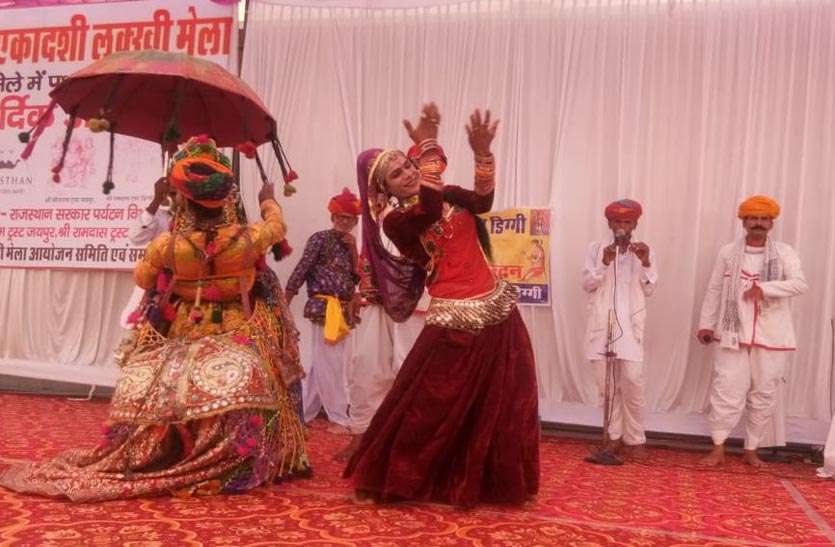 लोक कलाओं के जरिए होगा प्रशासन गांवों के संग का प्रचार लोक कलाओं के जरिए होगा प्रशासन गांवों के संग का प्रचार