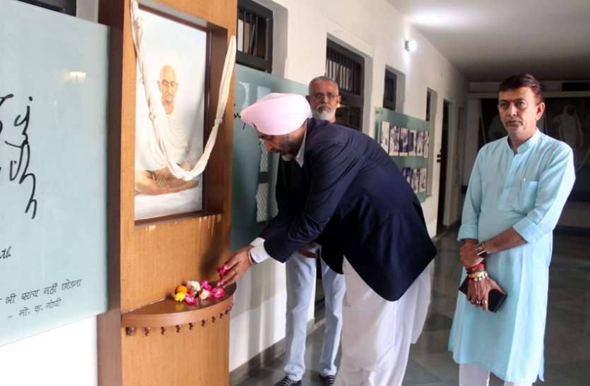 पंजाब में नहीं चलेगा मोदी का जादू : मनप्रीत पंजाब में नहीं चलेगा मोदी का जादू : मनप्रीत