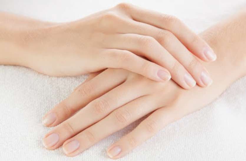 hands.jpg Hand Care Natural Remedies: हाथों को हमेशा मुलायम बनाए रखने के लिए अपनाएं यह तरीका