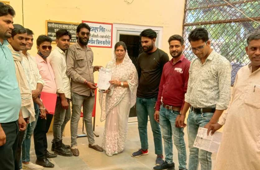 लखीमपुर खीरी हिंसा के आरोपियों की हो गिरफ्तारी, इस्तीफा दे गृह राज्य मंत्री लखीमपुर खीरी हिंसा के आरोपियों की हो गिरफ्तारी, इस्तीफा दे गृह राज्य मंत्री