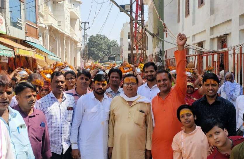 हर्षोल्लास से मनाई अग्रसेन जयंती, प्रतिभाओं का किया सम्मान हर्षोल्लास से मनाई अग्रसेन जयंती, प्रतिभाओं का किया सम्मान