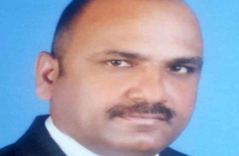 आरएएस चौहान के खिलाफ केस दर्ज आरएएस अधिकारी एमएल चौहान के खिलाफ केस दर्ज