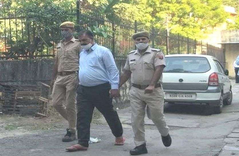 मामले को रफा-दफा करने के लिए ली थी 5 हजार रुपए रिश्वत, भीमगंजमंडी थाने के तत्कालीन एएसआई को 4 वर्ष कठोर कारावास मामले को रफा-दफा करने के लिए ली थी 5 हजार रुपए रिश्वत, भीमगंजमंडी थाने के तत्कालीन एएसआई को 4 वर्ष कठोर कारावास