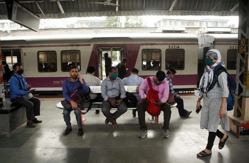 file photo रेल यात्री कृपया ध्यान दें: रेलवे ने अगले 6 महीने के लिए जारी की कोरोना गाइडलाइंस, अगर अनदेखी की तो देना होगा भारी जुर्माना