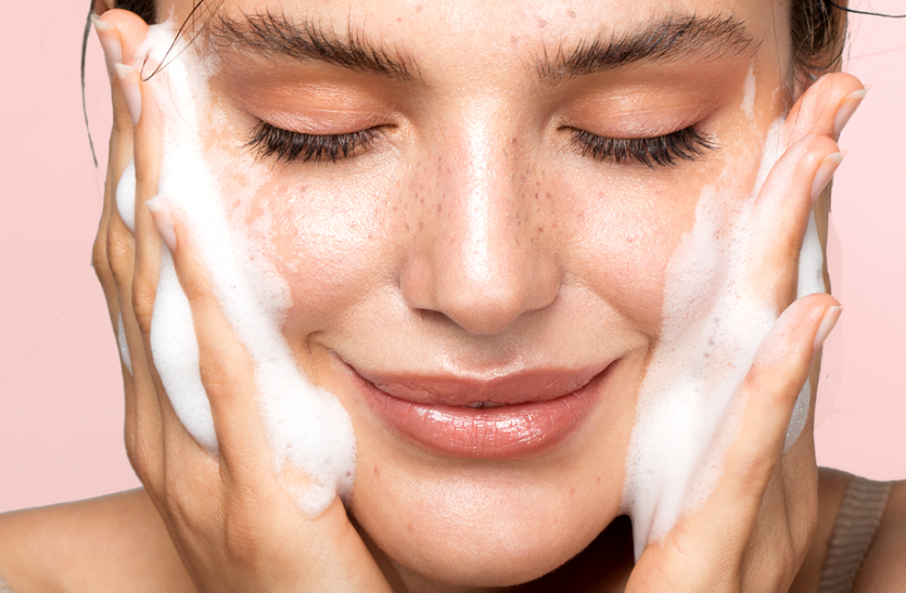 skin Beauty Tips: बढ़ती उम्र में ग्लो वापस लेकर आने के लिए ये तरीके आपकी कर सकते हैं मदद