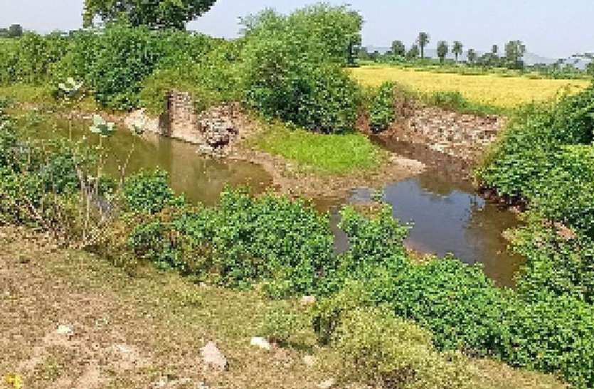 Bundi Jaitsagar pond water flowing in the canal
