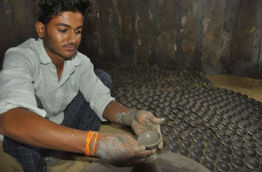 ,, यहां से शुरू होती है दिवाली, तभी घरों पर सजते हैं दीपक