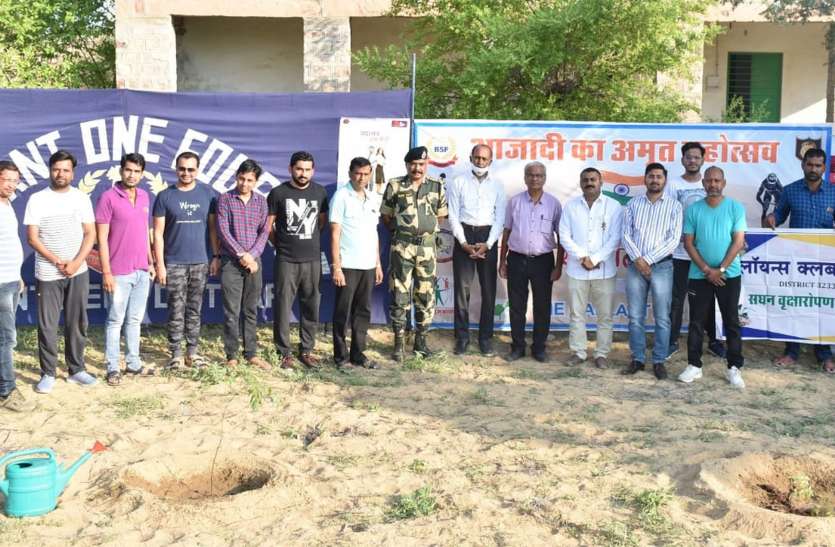पौधरोपण व गोसेवा पुण्य का कार्य- कमांडेंट राजपालसिंह पौधरोपण व गोसेवा पुण्य का कार्य- कमांडेंट राजपालसिंह