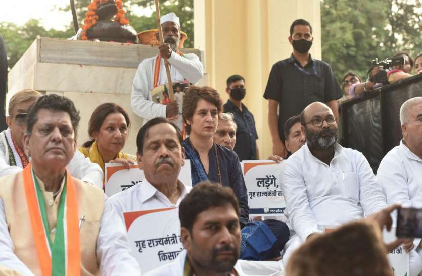 किसान हत्यारों को बचा रही भाजपा सरकार, अपना अहंकार छोड़, किसानों से माफी मांगे- प्रियंका गांधी किसान हत्यारों को बचा रही भाजपा सरकार, अपना अहंकार छोड़, किसानों से माफी मांगे- प्रियंका गांधी