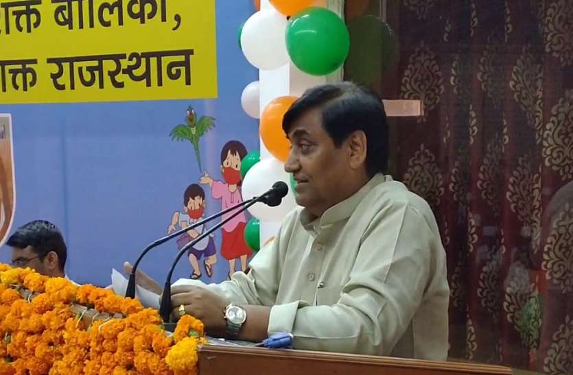 REET Controversy -शिक्षामंत्री गोविंद सिंह डोटासरा ने कहा, अब भाजपा के गले की हड्डी बनेगा बत्तीलाल REET Controversy -शिक्षामंत्री गोविंद सिंह डोटासरा ने कहा, अब भाजपा के गले की हड्डी बनेगा बत्तीलाल