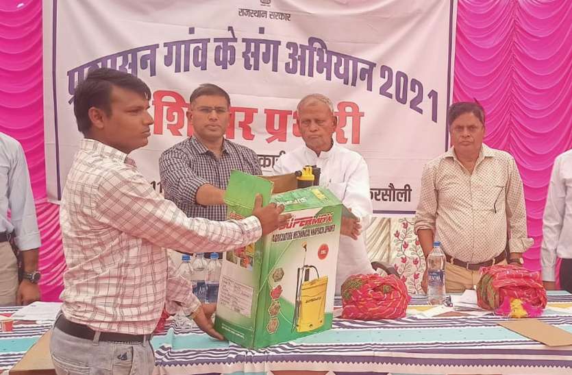 25 ग्रामीणों को जारी किए पट्टे, 50 श्रमिकों के बनाए जॉब कार्ड 25 ग्रामीणों को जारी किए पट्टे, 50 श्रमिकों के बनाए जॉब कार्ड