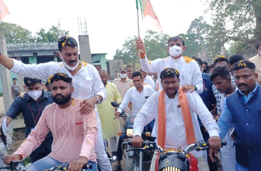 State President, Minister and MLA came out on bike बाइक पर बैठकर निकले भाजपा प्रदेश अध्यक्ष, मंत्री और विधायक